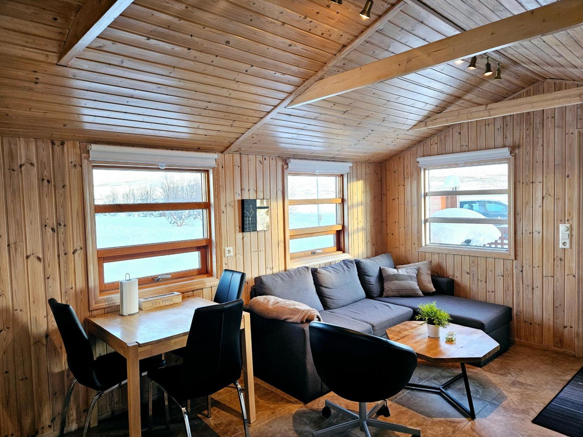 Aurora Vacation Homes Fagravik Akureyri Rum bild